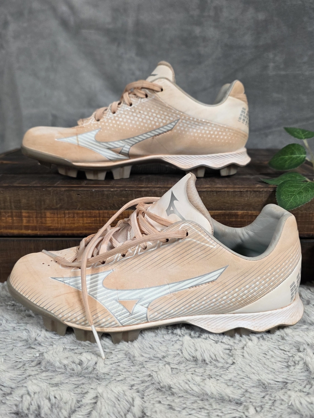 Mizuno Softball Turf Shoes Women's Size 6.5